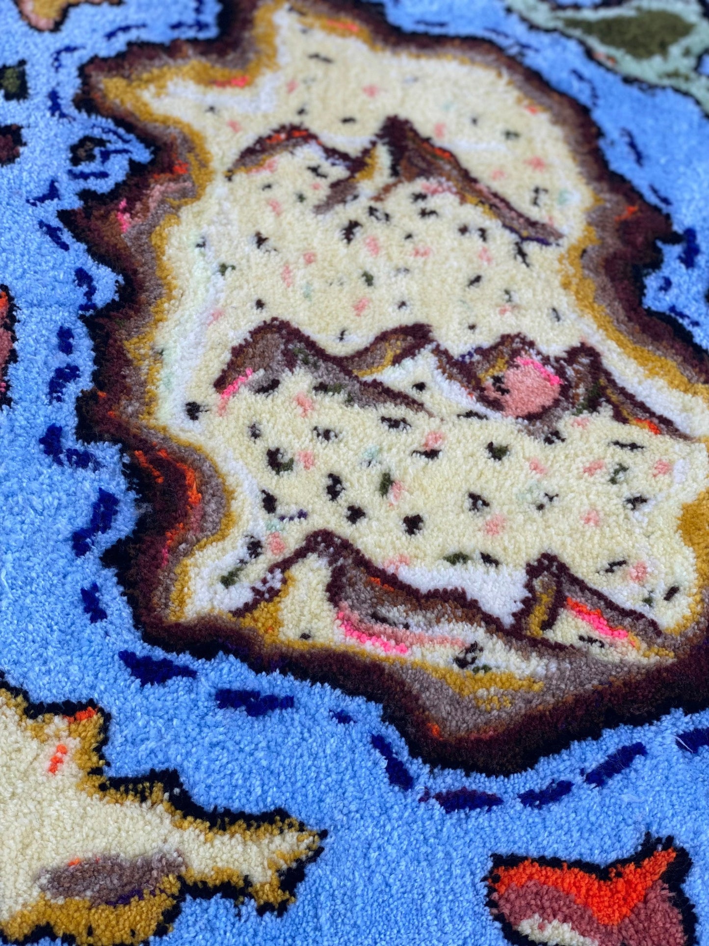 Rug Cameo close up