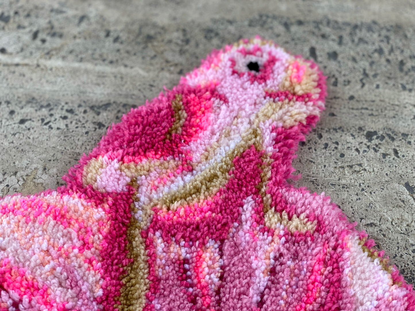 Rug Elly detail of the baby chameleon